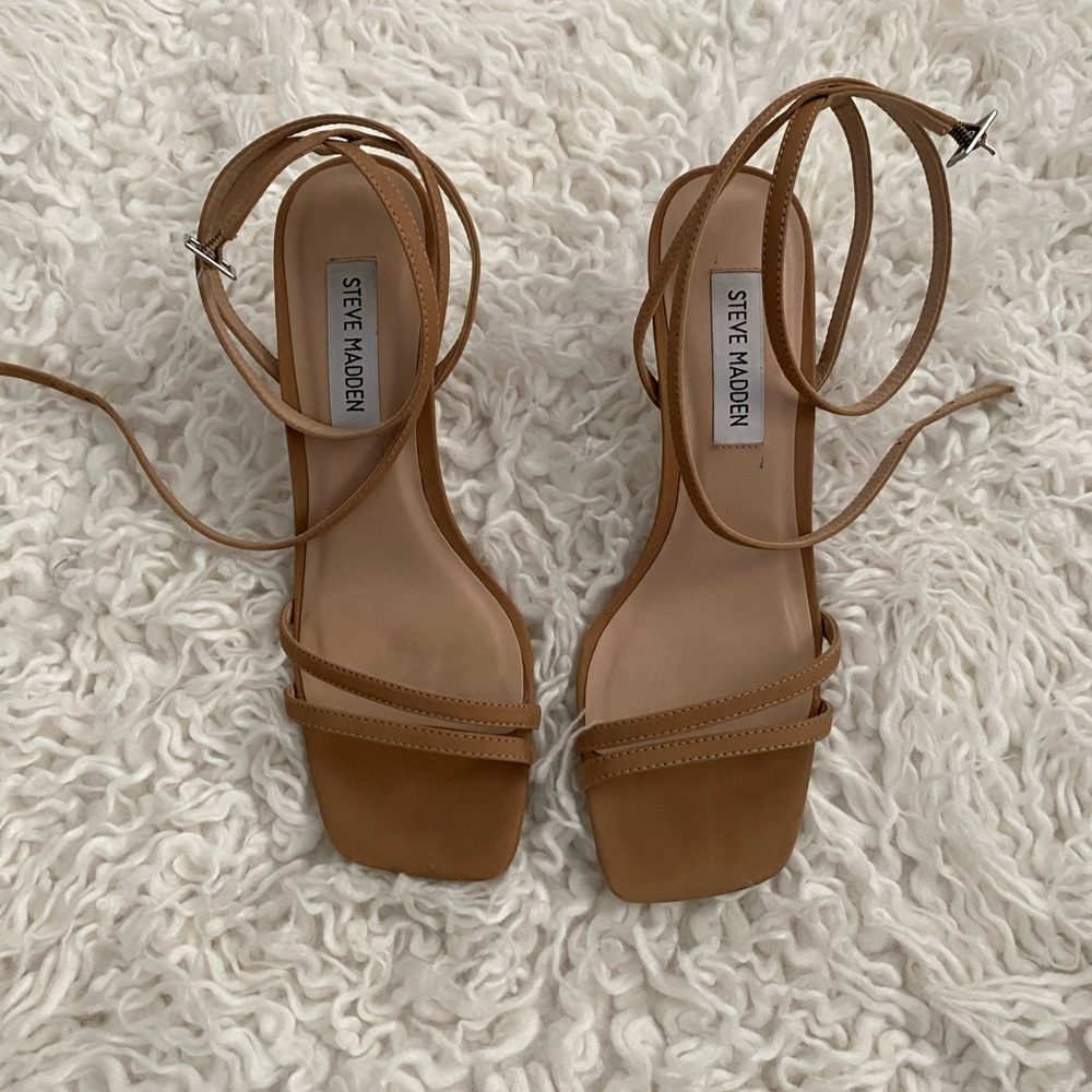 Steve Madden Tan Heels